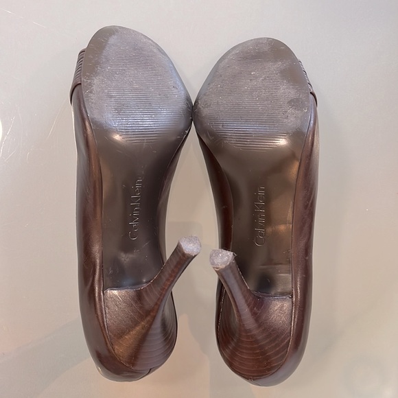 Calvin Klein “Katell” open toe pumps 9.5 brown 3.75” heel - Picture 5 of 5